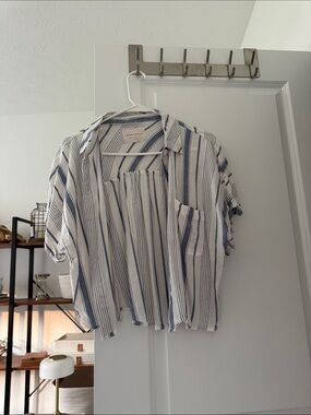 Aeropostale Blue & White Striped Short Sleeve Shirt